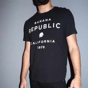 BANANA REPUBLIC Black T-Shirt